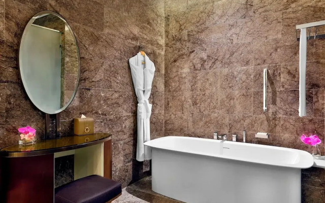 AlRayyan Hotel Doha Curio Col