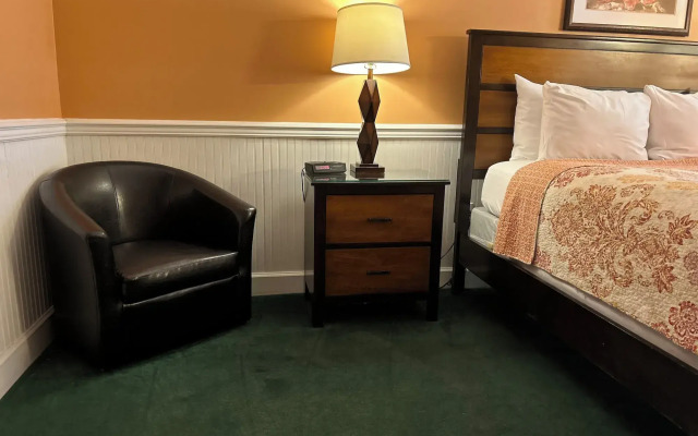 County Clare Irish Hotel & Pub