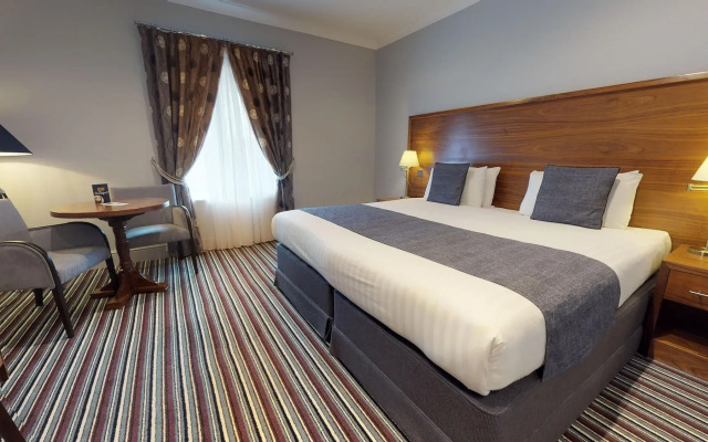 Old Thorns Hotel & Resort