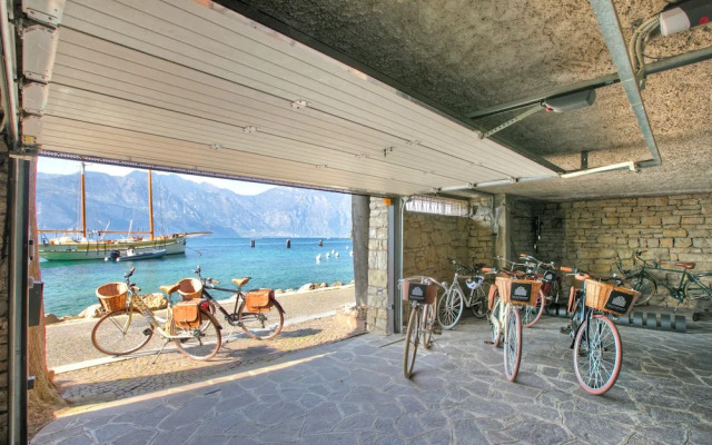 Villa Schlosser Lake Front & Private Pool