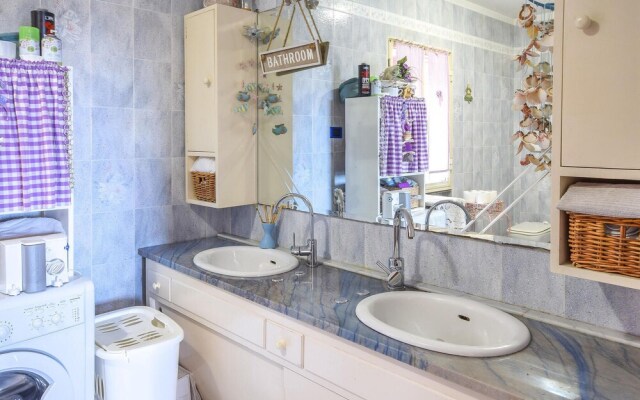 Amazing Home in Imperia With 3 Bedrooms and Wifi