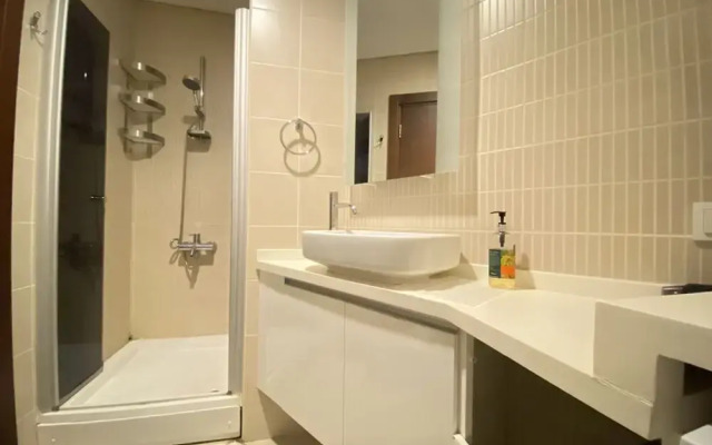 Sleek Residence Flat in Atasehir