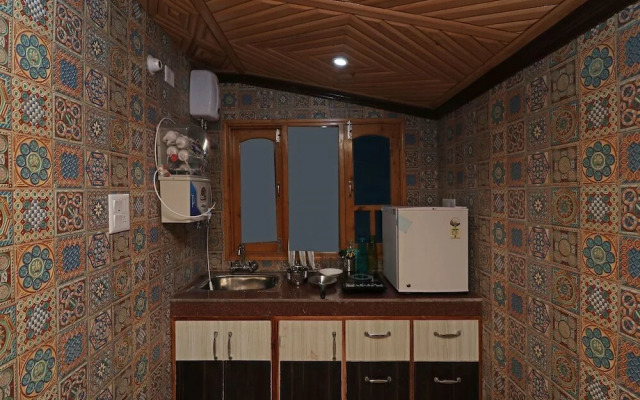 OYO 13408 Home 3BHK Hill View Devnagar