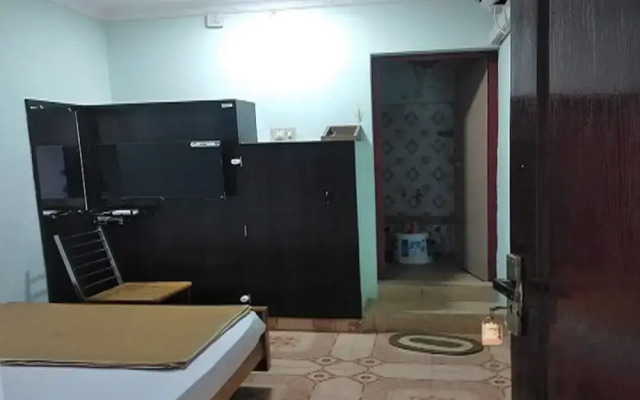 Sri Sivalakshmi AC Guest House