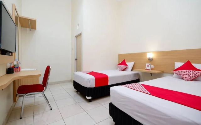 OYO 2428 Trision Hostel