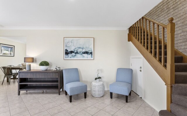 Rocky Point Road, 2/138