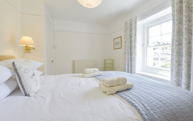 4 Coastguards Cottage