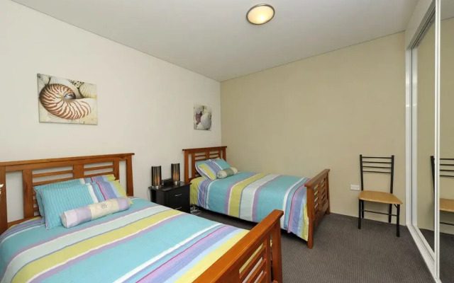 Cote D'Azur,  Unit 43/61 Donald Street