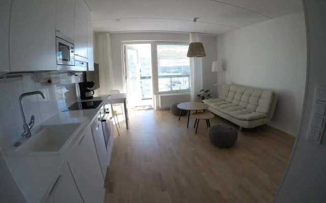 Soolo 7th floor lake view