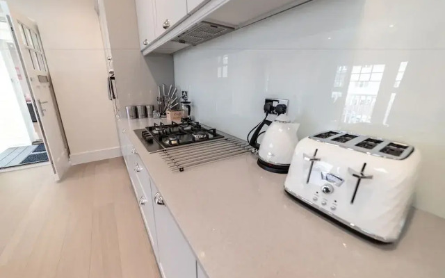 Reading Green Park Village Serviced Apt