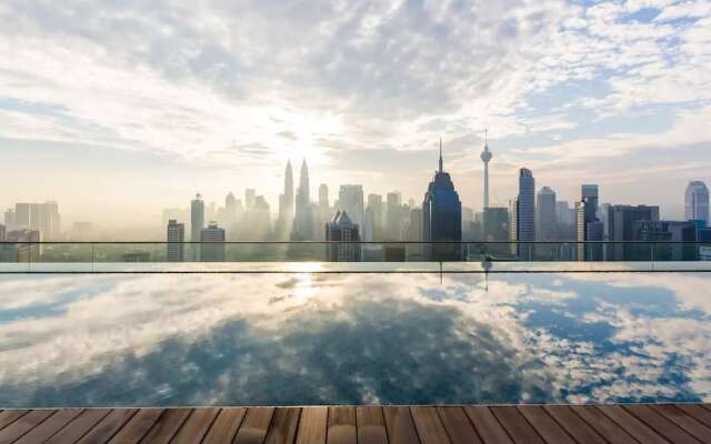 Wong's Homestay at Regalia Residence