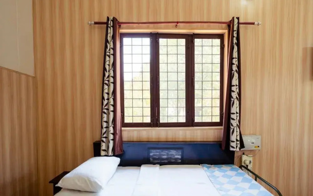 OYO 13153 Home Valley View 1BHK Mussoorie Bypass