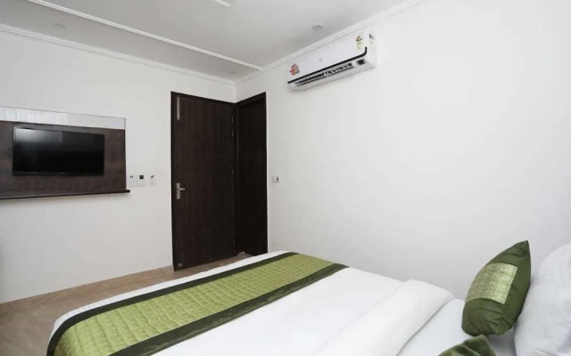 Airport Hotel Ambience Inn