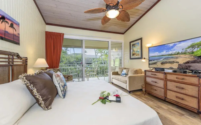 Napili Shores D229 Studio Bedroom Condo by RedAwning