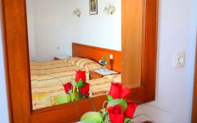 Triple Sea View Family Room Close To The Beach