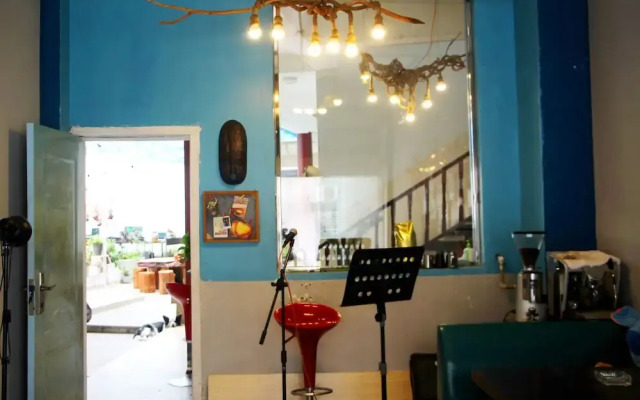 Bayou Youth Hostel