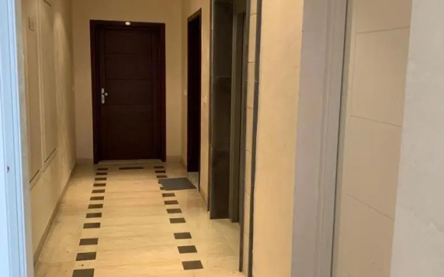 The Perfect Flat, Lac 2, Tunis