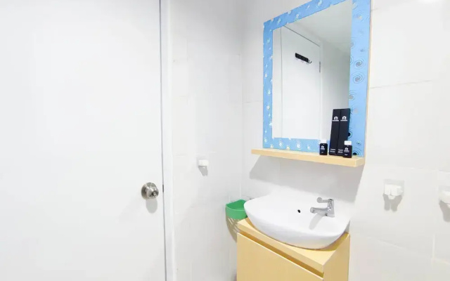 Cozy Studio At 9Th Floor Paltrow City Apartment