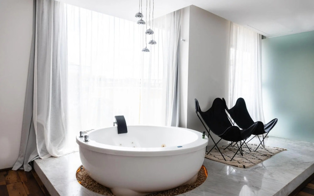 Be Playa Hotel Boutique & Rooftop Bar