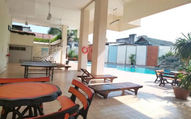 Near old city,Nimman,night Bazaar swimming pool apartment 25