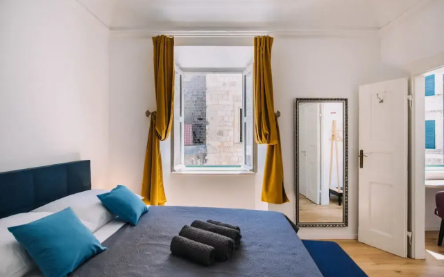 Art Deco Old Town Square Apartments by DuHomes