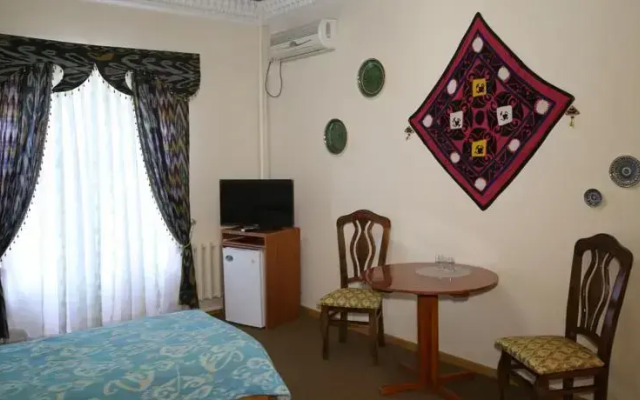 Hotel Ziyo Baxsh