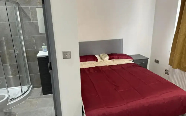 Drayton Dream House - 6 Bedrooms