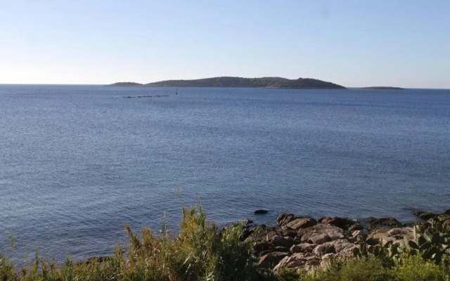Apartments by the sea Milna, Vis - 8946