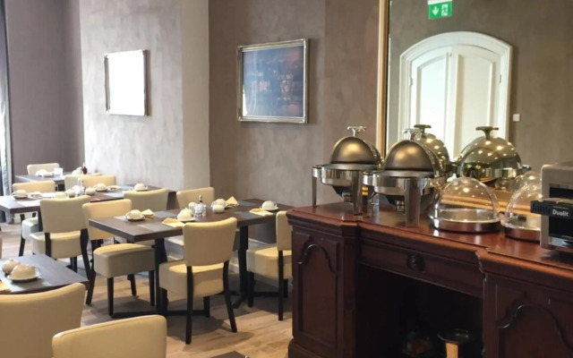Halvard Hotel