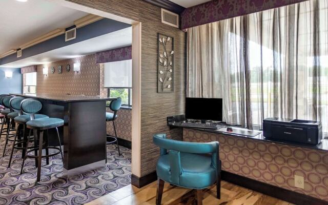 Baymont Inn & Suites Tulsa