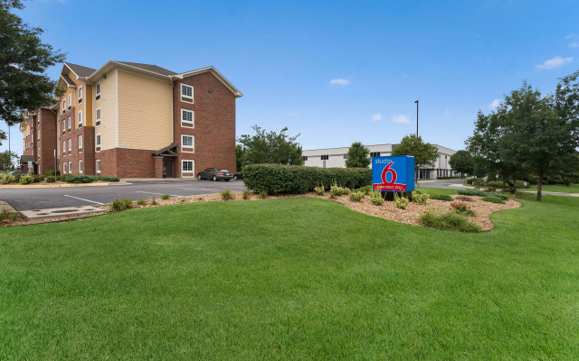 Studio 6 Lenexa, KS - Overland Park