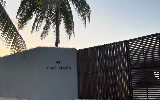 Casa en primera linea de playa con alberca