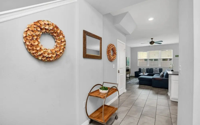 Charming Chalet at Compass Bay Cb101