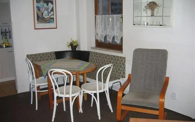 Apartment J Chymov 3