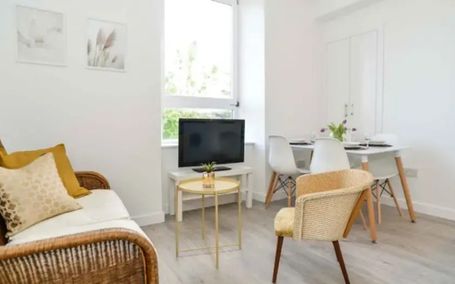 Aberdeen City Modern Apartment