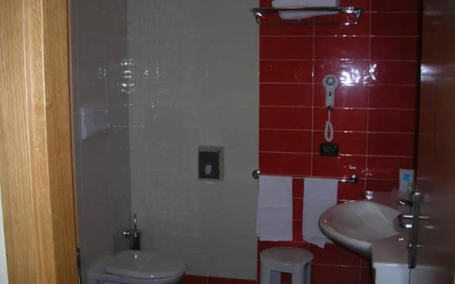 Manhattan Village Hotel