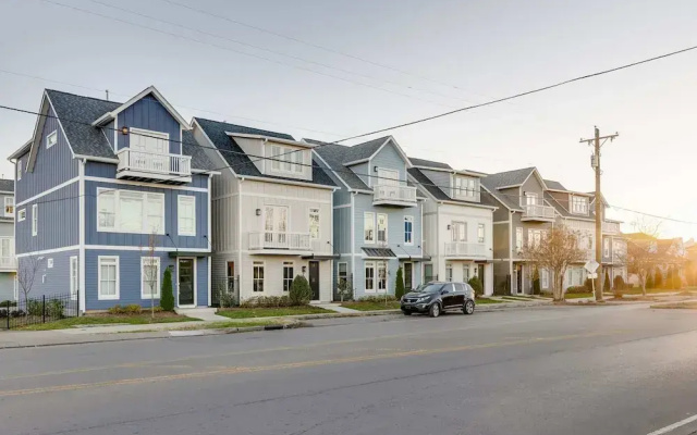 Stylish Retreat Near Germantown