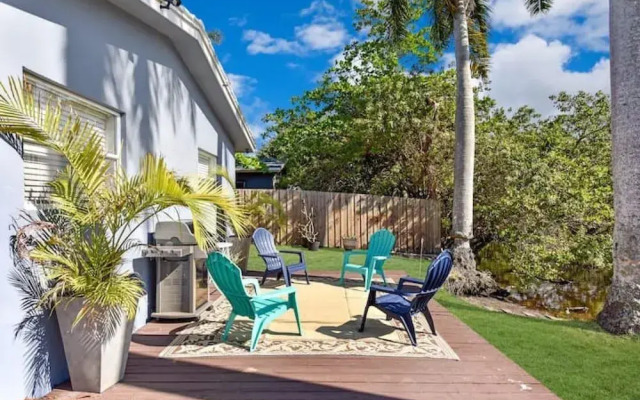 Stylish Duplex Apartment on Canal, Fort Lauderdale