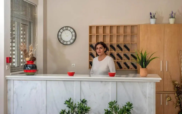 Theos Holidays Apartments