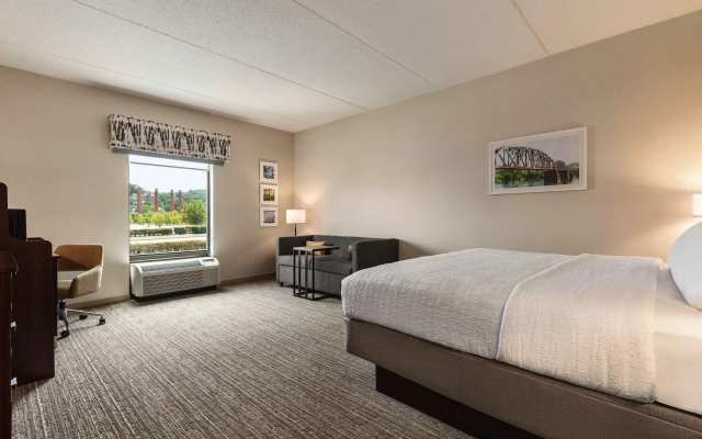 Hampton Inn & Suites Pittsburgh/Waterfront-West Homestead