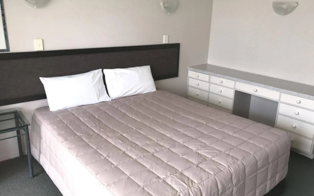 Barclay Motel