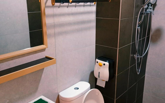 Comfortable18 3R2B 7pax Meritus Perai