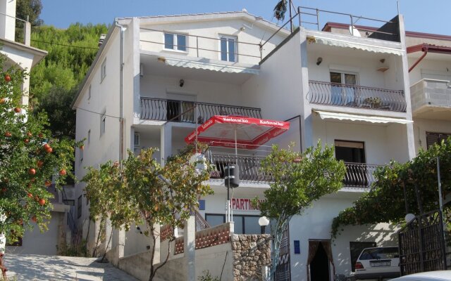 Apartment Franka - beautiful sea view & parking: A2 Stanici, Riviera Omis