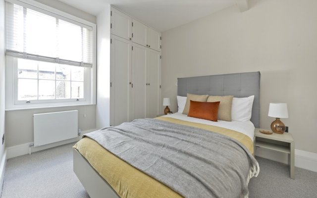 Fabulous Three Bedroom Flat Near Marylebone by Underthedoormat