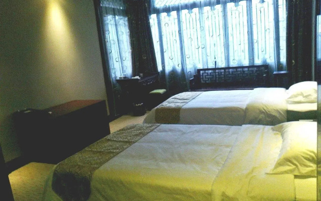 Lingxiu Impression Hotel (Emei Baoguoguo Temple)