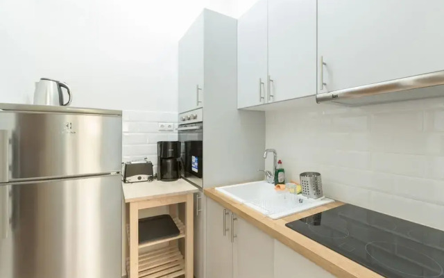 Cozy Flat with Terrace & Patio near Lycabettus