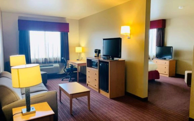 Best Western Golden Prairie Inn & Suites