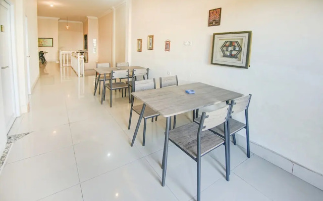 OYO 94669 Hotel Puri Inn Panakkukang Makassar