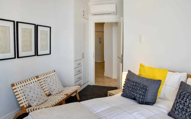 801 Oyster Schelles - Near Umhlanga Rocks Beach