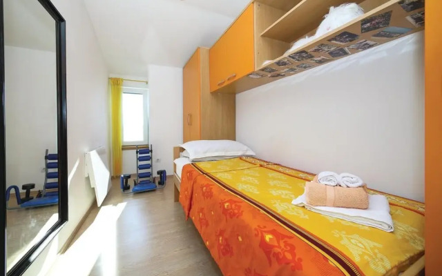 Awesome Home in Kastel Kambelovac With Wifi and 3 Bedrooms